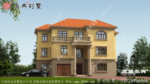 上层大落地窗和阳台相呼应，造型非常